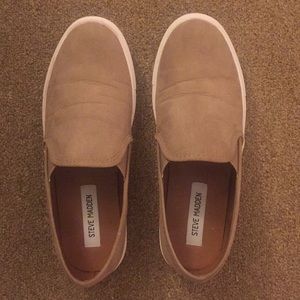 Steve Madden Zelia Shoe - Taupe color